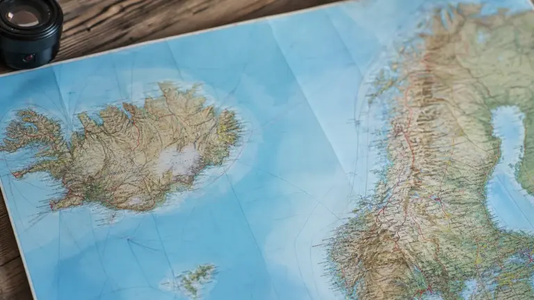 Islande ou Norvège : carte de voyage et itinéraire