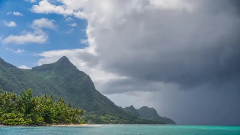 La Réunion en avril : météo changeante au-dessus du littoral